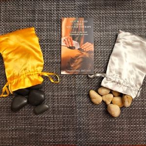 HOT & COLD MASSAGE STONE SET W GUIDE
